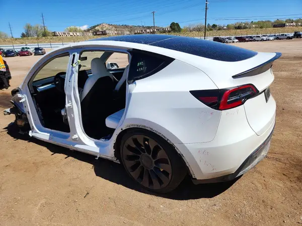 7SAYGDEF6PF936786 2023 TESLA MODEL Y - Image 2