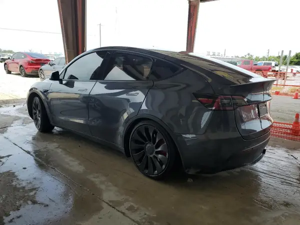 7SAYGDEF6PF939977 2023 TESLA MODEL Y - Image 2