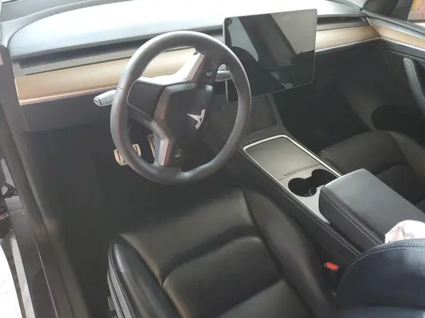 7SAYGDEF6PF939977 2023 TESLA MODEL Y - Image 8