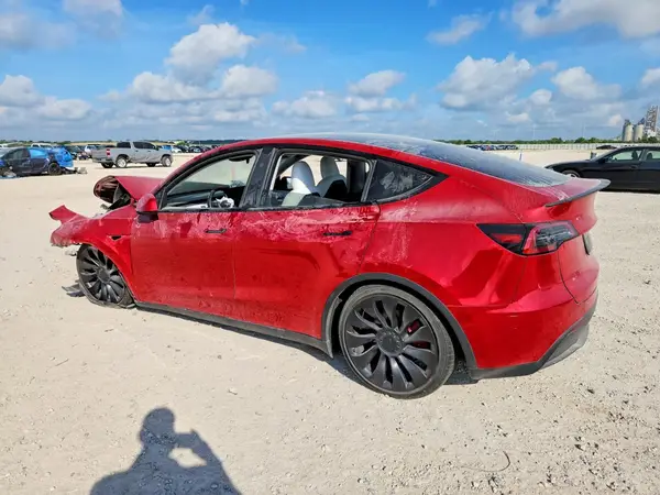 7SAYGDEF6PF947643 2023 TESLA MODEL Y - Image 2