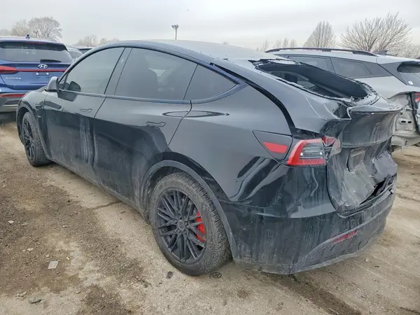 7SAYGDEF6PF961915 2023 TESLA MODEL Y - Image 2