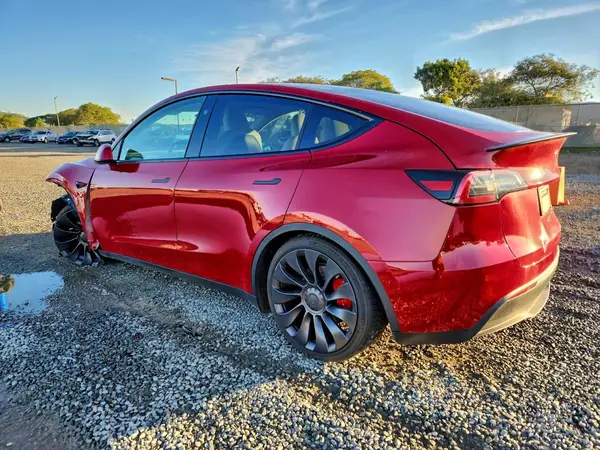 7SAYGDEF6PF978343 2023 TESLA MODEL Y - Image 2