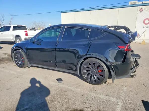 7SAYGDEF6RA281917 2024 TESLA MODEL Y - Image 2