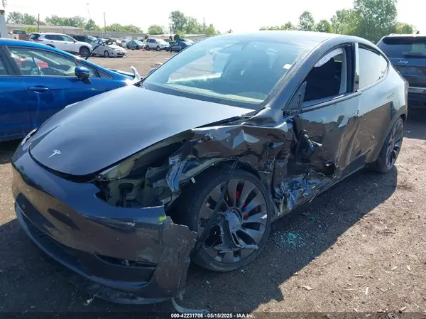 7SAYGDEF6RA291217 2024 TESLA MODEL Y - Image 2
