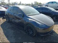 7SAYGDEF6RA303091 2024 TESLA MODEL Y
