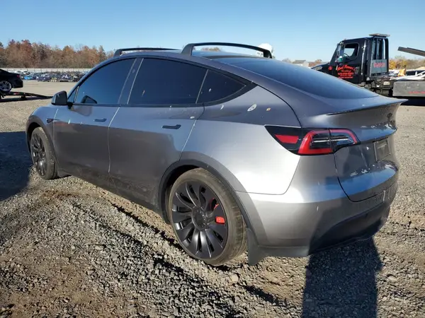7SAYGDEF6RA309621 2024 TESLA MODEL Y - Image 2