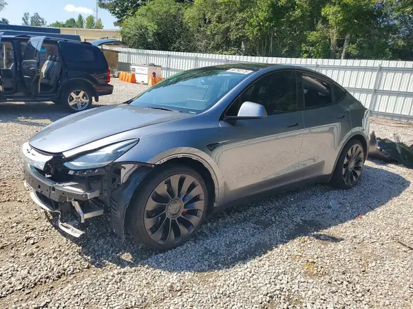 7SAYGDEF6RA321140 2024 TESLA MODEL Y - Image 1