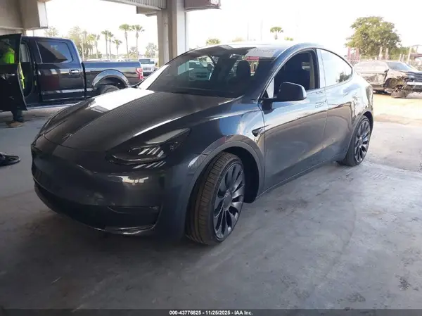 7SAYGDEF6RF039213 2024 TESLA MODEL Y - Image 2