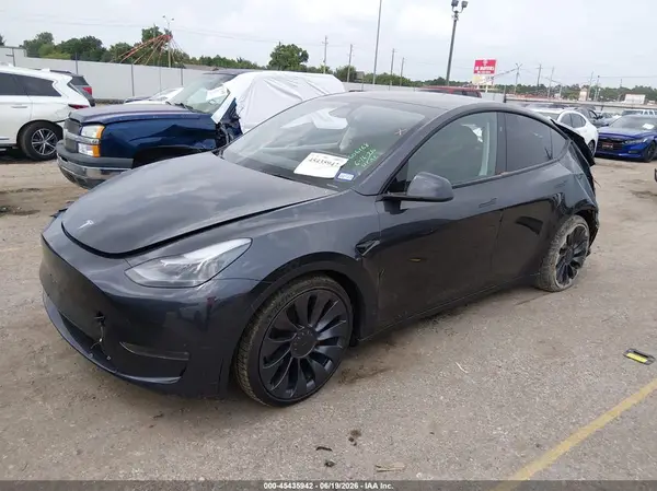 7SAYGDEF6RF039485 2024 TESLA MODEL Y - Image 2