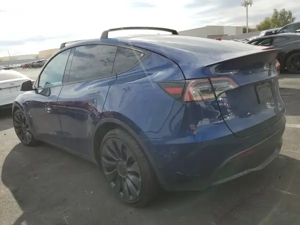 7SAYGDEF6RF049403 2024 TESLA MODEL Y - Image 2