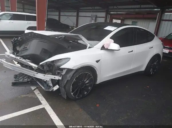 7SAYGDEF6RF107770 2024 TESLA MODEL Y - Image 2
