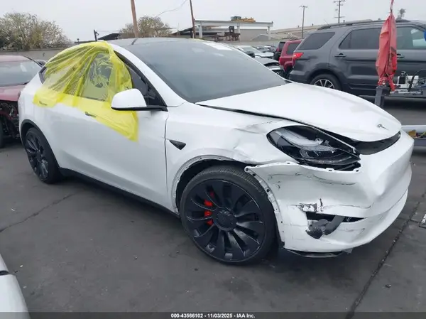 7SAYGDEF6RF112421 2024 TESLA MODEL Y - Image 1