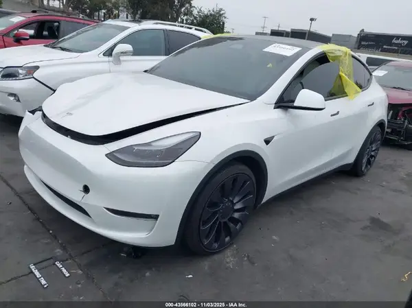7SAYGDEF6RF112421 2024 TESLA MODEL Y - Image 2