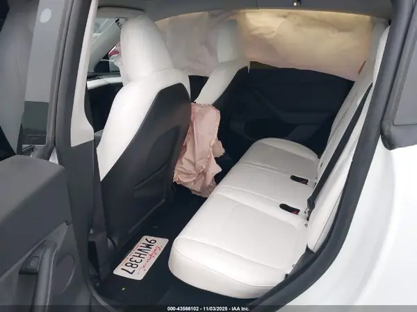 7SAYGDEF6RF112421 2024 TESLA MODEL Y - Image 8