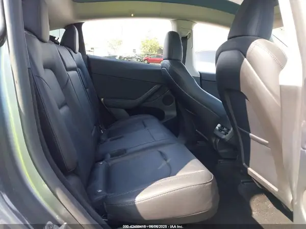 7SAYGDEF6RF121667 2024 TESLA MODEL Y - Image 8