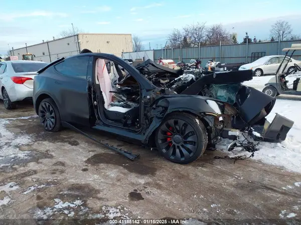 7SAYGDEF6RF157939 2024 TESLA MODEL Y - Image 1