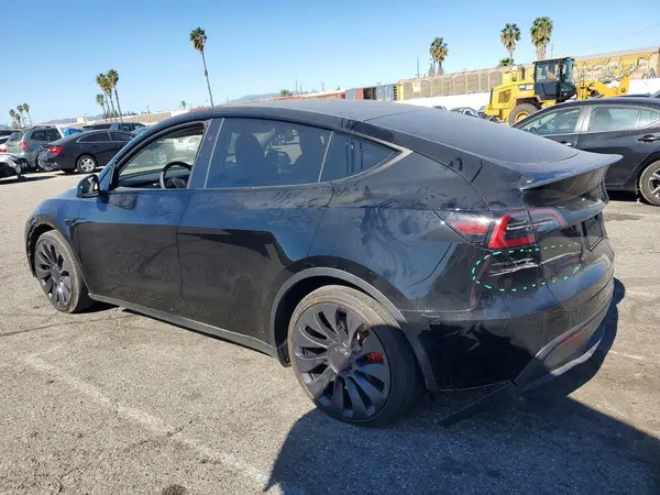 7SAYGDEF6RF182503 2024 TESLA MODEL Y - Image 2