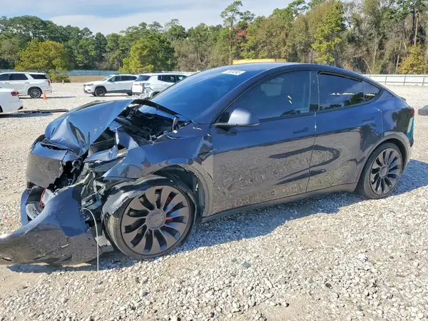 7SAYGDEF6SA340390 2025 TESLA MODEL Y - Image 1