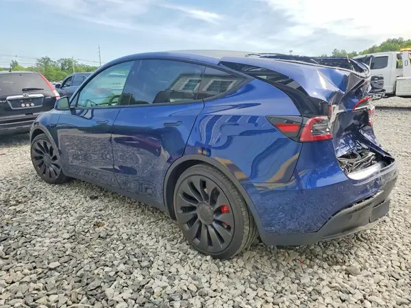 7SAYGDEF6SA352748 2025 TESLA MODEL Y - Image 2