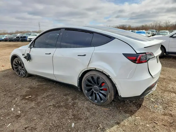 7SAYGDEF6SA353611 2025 TESLA MODEL Y - Image 2