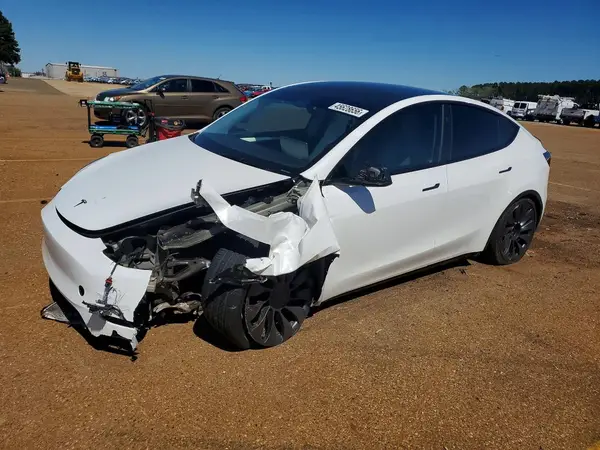 7SAYGDEF6SA378086 2025 TESLA MODEL Y - Image 1