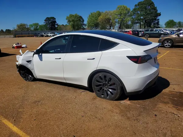 7SAYGDEF6SA378086 2025 TESLA MODEL Y - Image 2