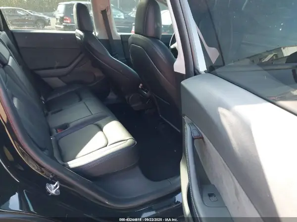 7SAYGDEF7NF309060 2022 TESLA MODEL Y - Image 8