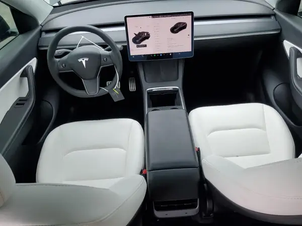 7SAYGDEF7NF318647 2022 TESLA MODEL Y - Image 8