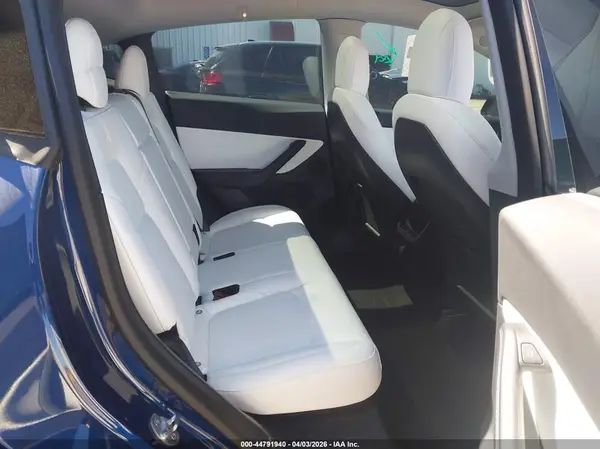 7SAYGDEF7NF326022 2022 TESLA MODEL Y - Image 8