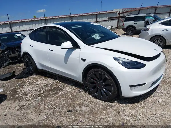7SAYGDEF7NF326490 2022 TESLA MODEL Y - Image 1