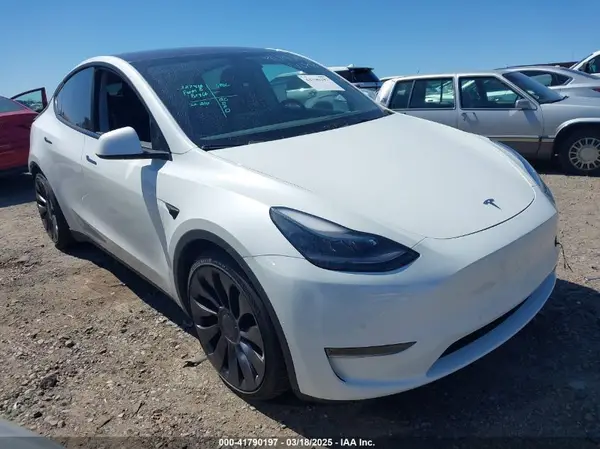7SAYGDEF7NF327400 2022 TESLA MODEL Y - Image 1