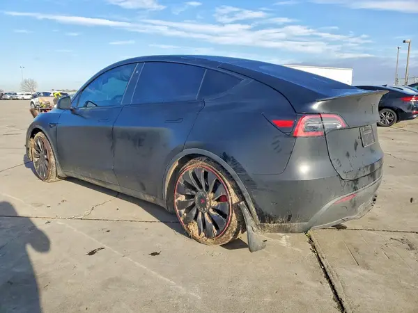 7SAYGDEF7NF336792 2022 TESLA MODEL Y - Image 2