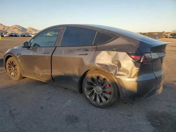 7SAYGDEF7NF340227 2022 TESLA MODEL Y - Image 2