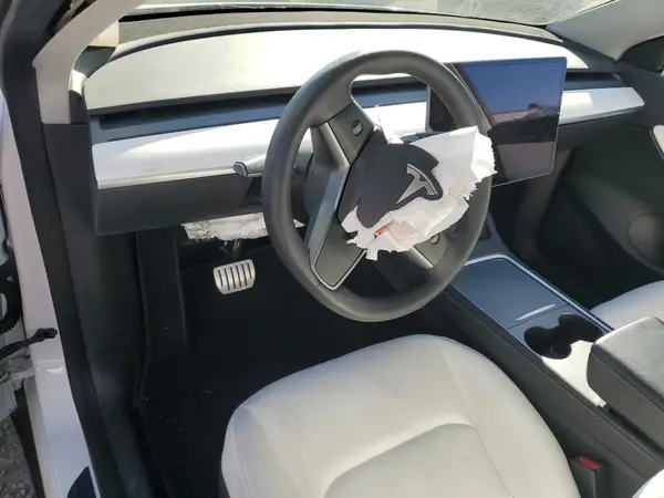 7SAYGDEF7NF342009 2022 TESLA MODEL Y - Image 8