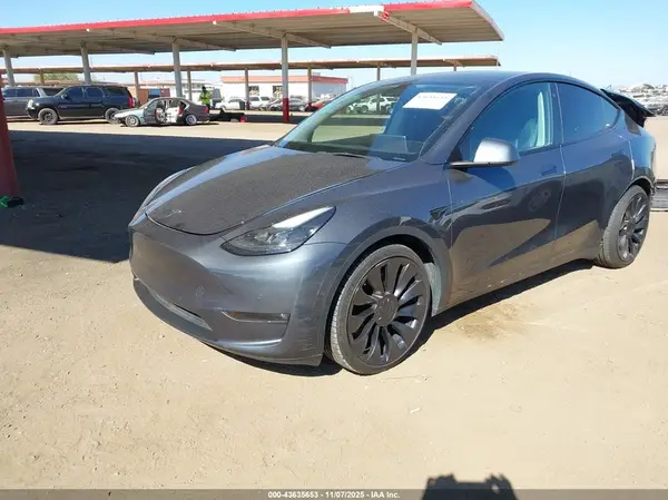 7SAYGDEF7NF347890 2022 TESLA MODEL Y - Image 2