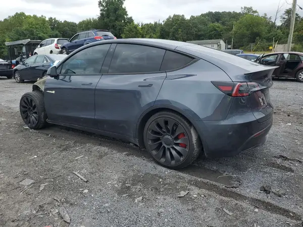 7SAYGDEF7NF361269 2022 TESLA MODEL Y - Image 2