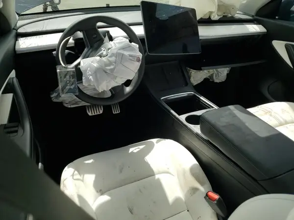 7SAYGDEF7NF366990 2022 TESLA MODEL Y - Image 8