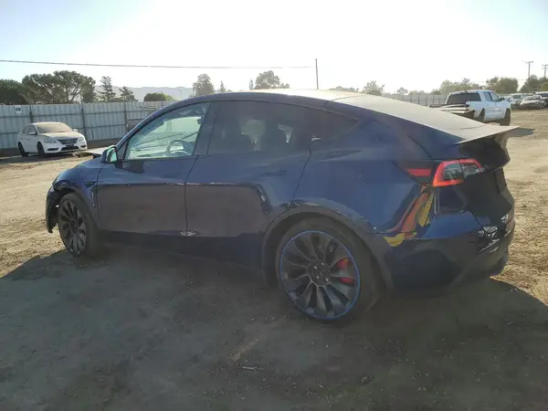 7SAYGDEF7NF367752 2022 TESLA MODEL Y - Image 2