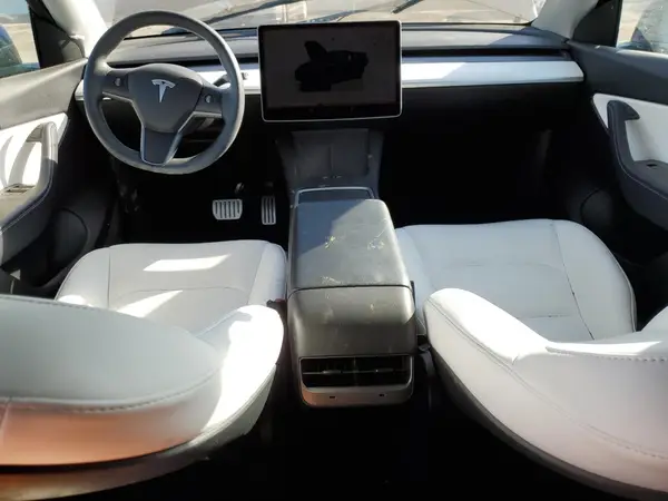 7SAYGDEF7NF367752 2022 TESLA MODEL Y - Image 8