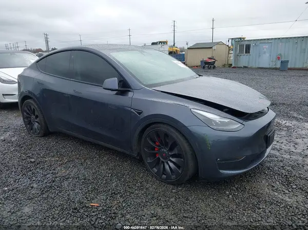 7SAYGDEF7NF374104 2022 TESLA MODEL Y - Image 1