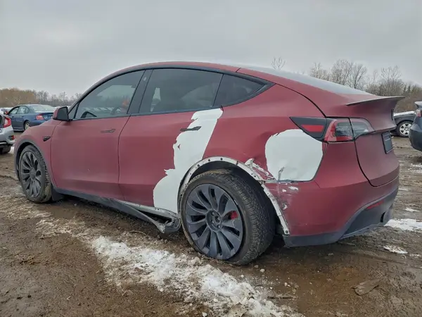 7SAYGDEF7NF374233 2022 TESLA MODEL Y - Image 2