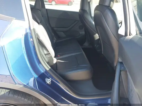 7SAYGDEF7NF374796 2022 TESLA MODEL Y - Image 8