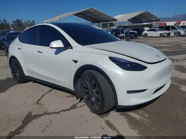 7SAYGDEF7NF383854 2022 TESLA MODEL Y - Image 1