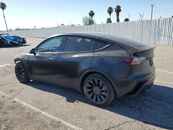 7SAYGDEF7NF388651 2022 TESLA MODEL Y - Image 2