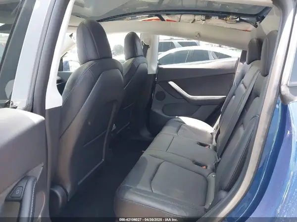 7SAYGDEF7NF393235 2022 TESLA MODEL Y - Image 8