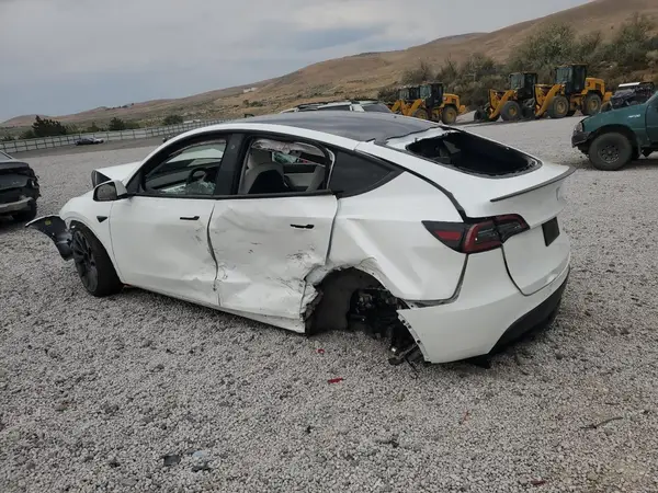 7SAYGDEF7NF397222 2022 TESLA MODEL Y - Image 2