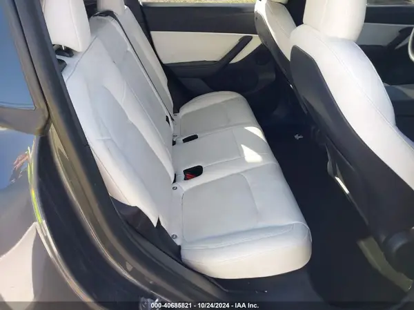 7SAYGDEF7NF397558 2022 TESLA MODEL Y - Image 8