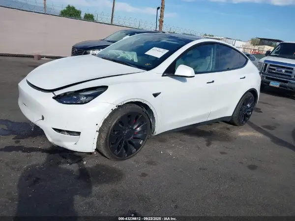 7SAYGDEF7NF398189 2022 TESLA MODEL Y - Image 2