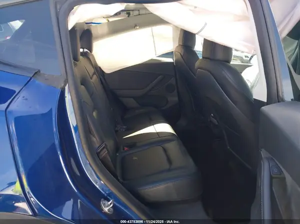 7SAYGDEF7NF401057 2022 TESLA MODEL Y - Image 8