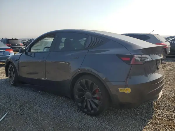 7SAYGDEF7NF401513 2022 TESLA MODEL Y - Image 2